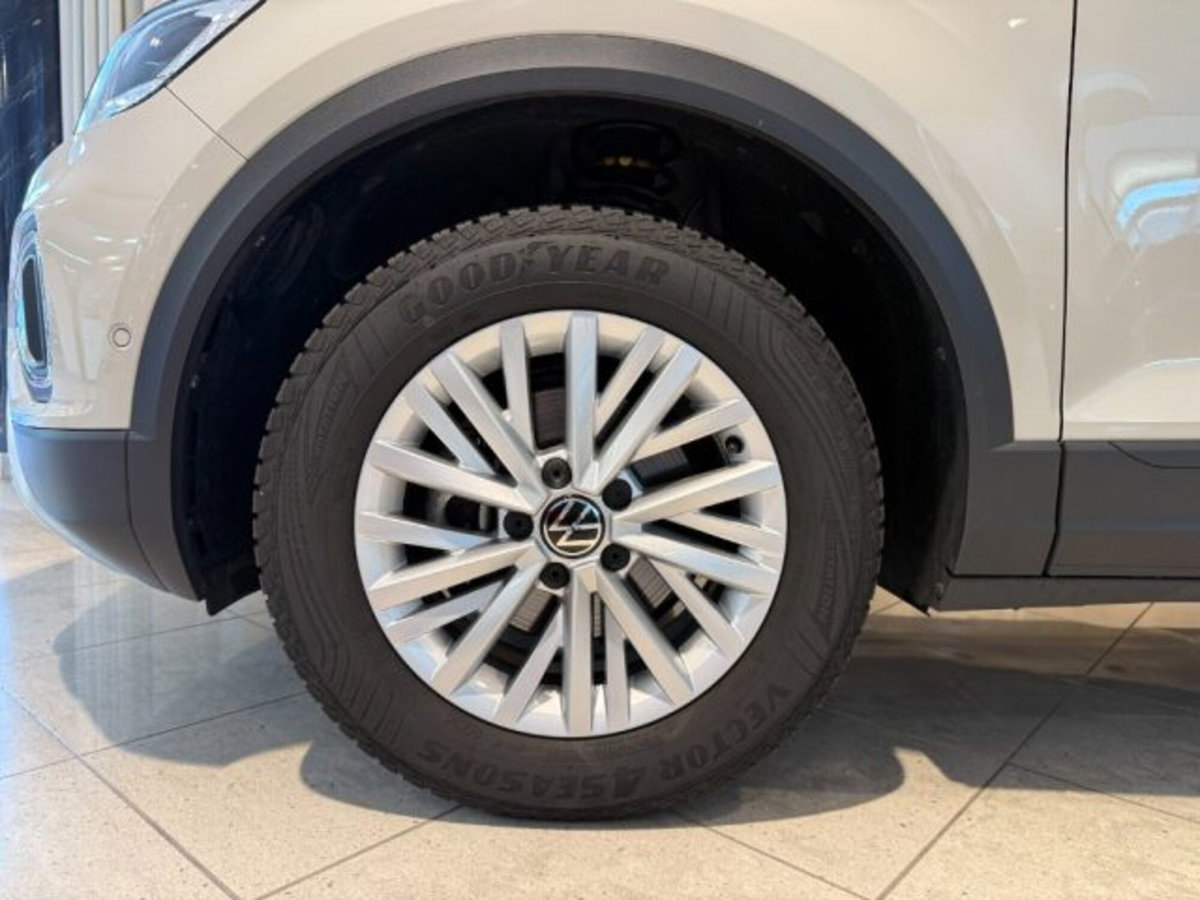 Volkswagen T-Roc 1.5 tsi Life dsg (18)