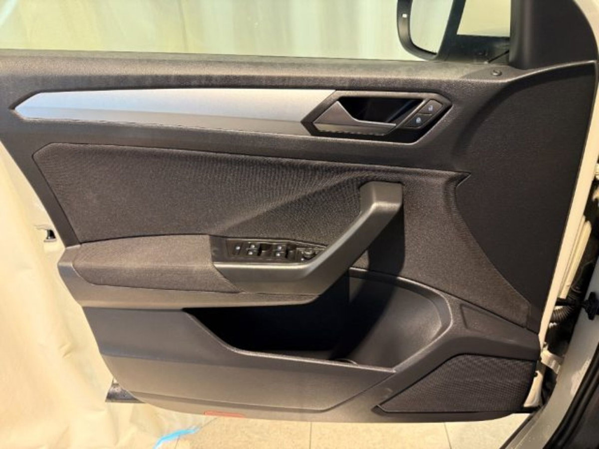Volkswagen T-Roc 1.5 tsi Life dsg (6)