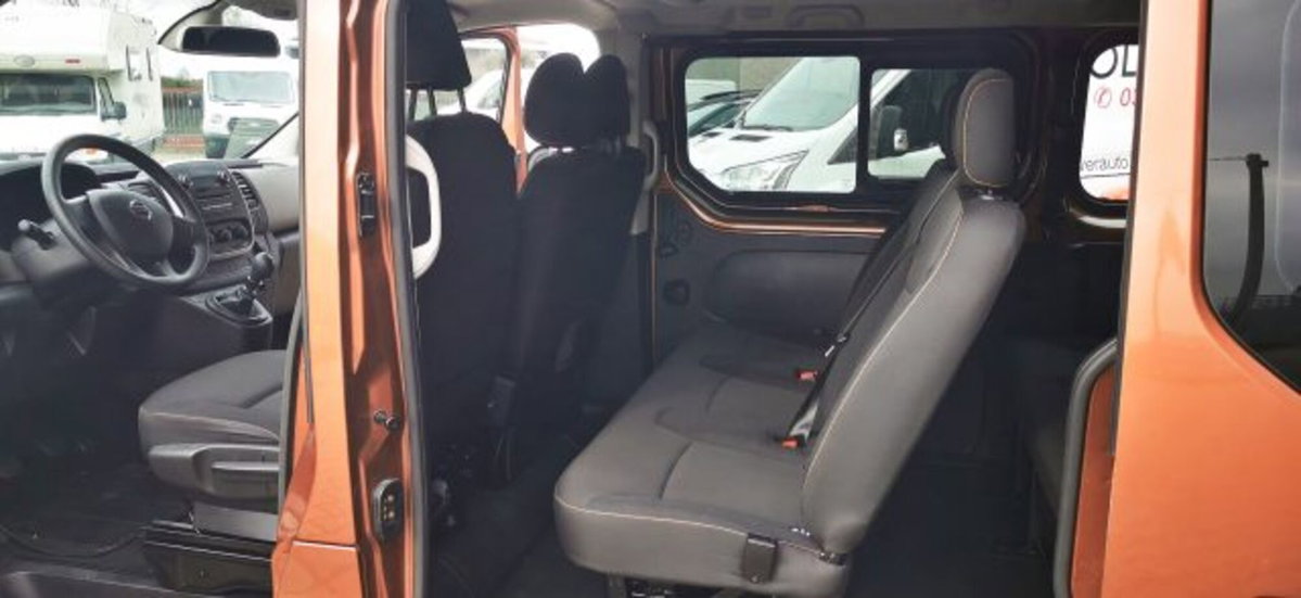 Nissan NV300 1.6 dCi Twin Turbo 145CV Start&Stop PC-TN Combi (14)