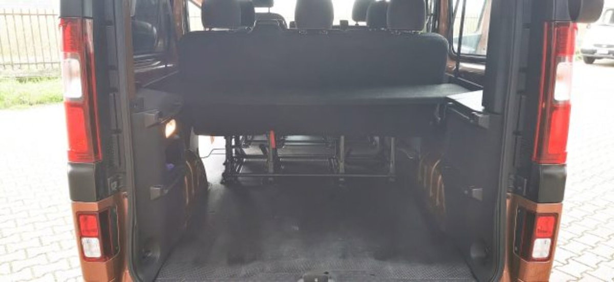 Nissan NV300 1.6 dCi Twin Turbo 145CV Start&Stop PC-TN Combi (16)