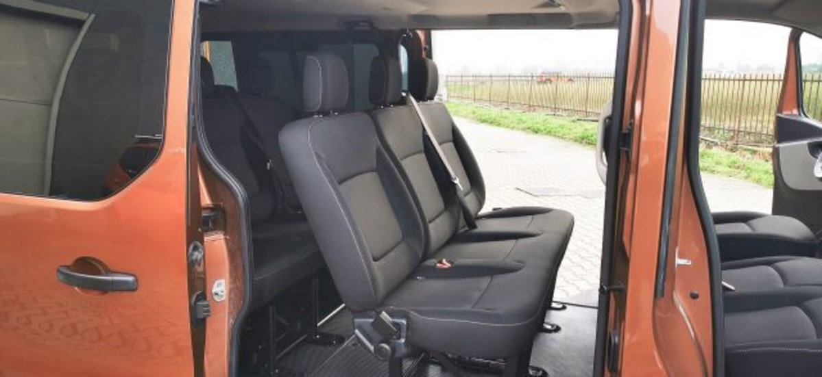 Nissan NV300 1.6 dCi Twin Turbo 145CV Start&Stop PC-TN Combi (19)