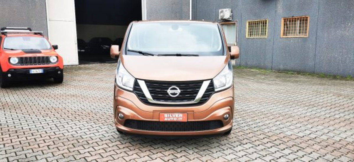 Nissan NV300 1.6 dCi Twin Turbo 145CV Start&Stop PC-TN Combi (2)