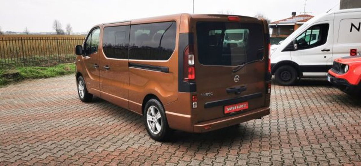 Nissan NV300 1.6 dCi Twin Turbo 145CV Start&Stop PC-TN Combi (5)