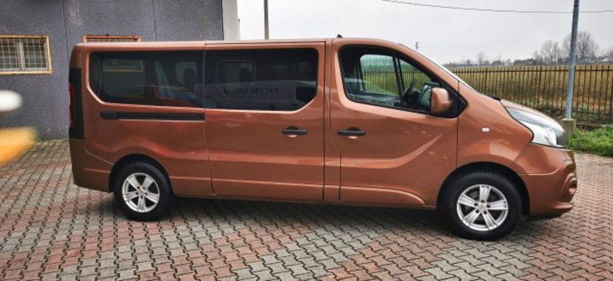 Nissan NV300 1.6 dCi Twin Turbo 145CV Start&Stop PC-TN Combi (8)