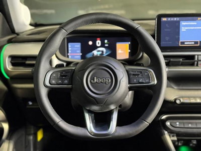 Jeep Avenger 1.2 turbo e-hybrid mhev Summit fwd 110cv edct6 (11)