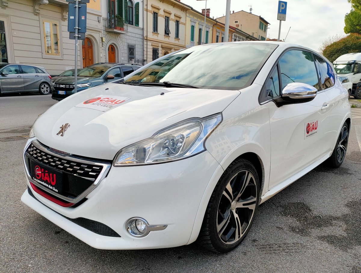 Peugeot 208 THP 200 CV 3 porte GTi (5)