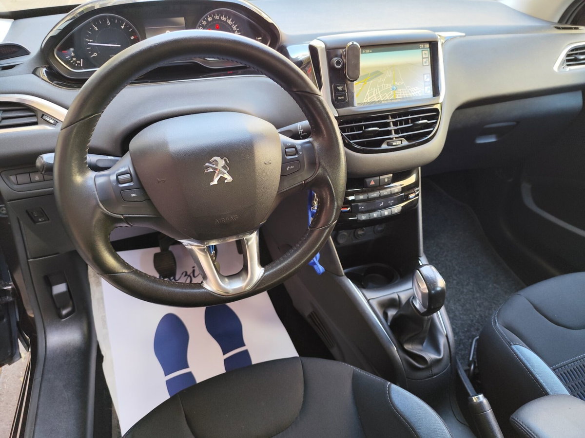 Peugeot 208 HDi 68 CV 5 porte Allure (13)