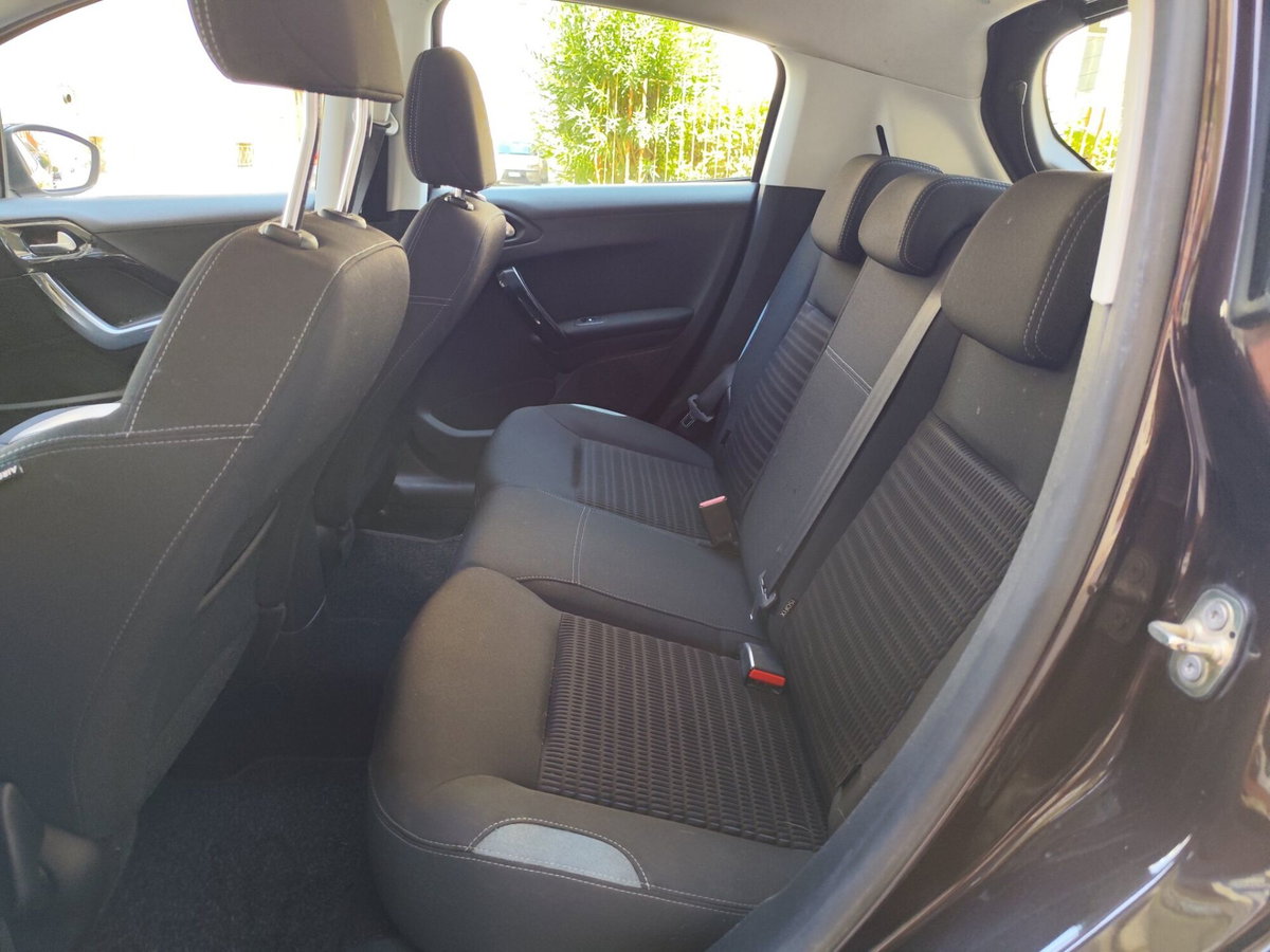 Peugeot 208 HDi 68 CV 5 porte Allure (14)