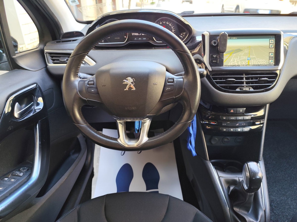 Peugeot 208 HDi 68 CV 5 porte Allure (15)