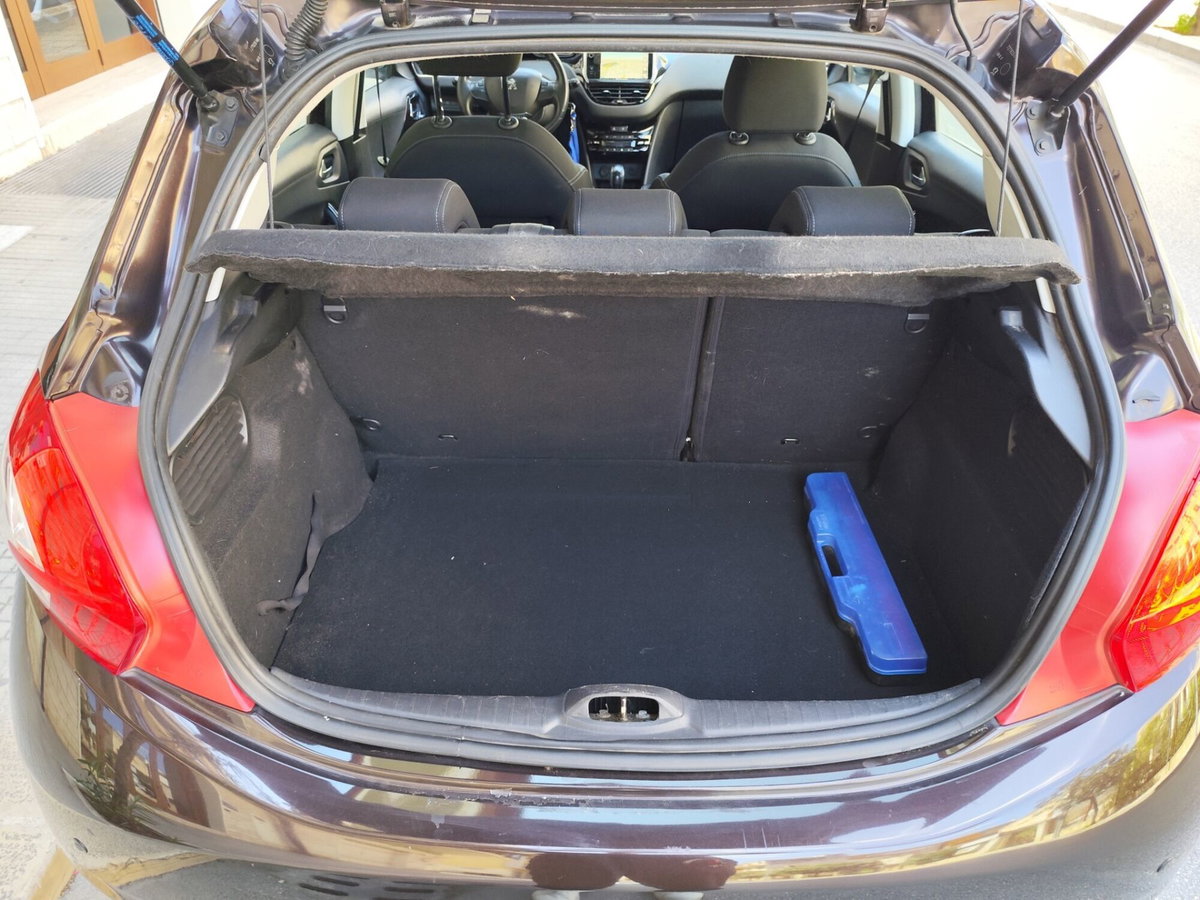 Peugeot 208 HDi 68 CV 5 porte Allure (19)