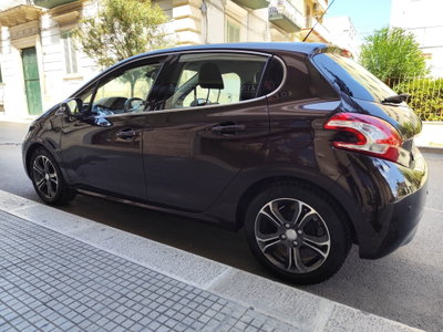 Peugeot 208 HDi 68 CV 5 porte Allure (5)