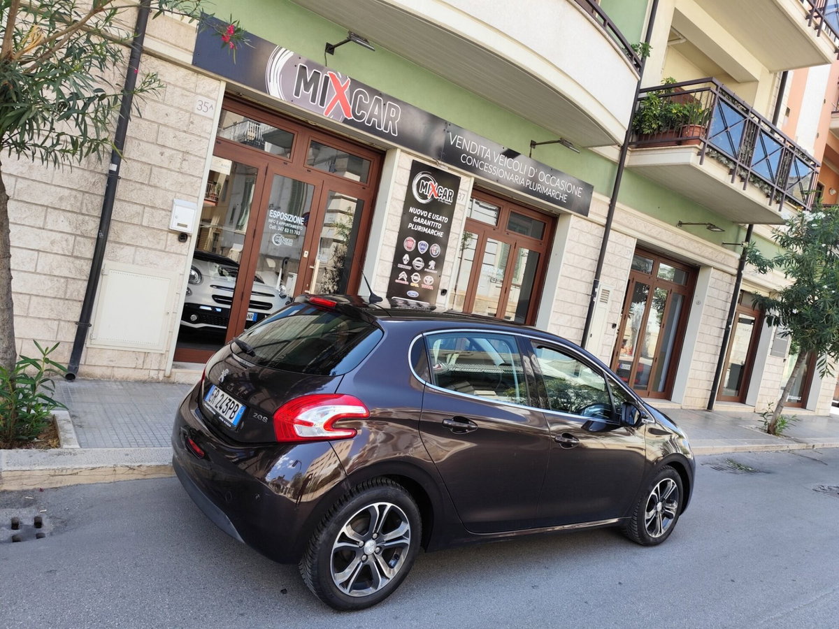 Peugeot 208 HDi 68 CV 5 porte Allure (6)