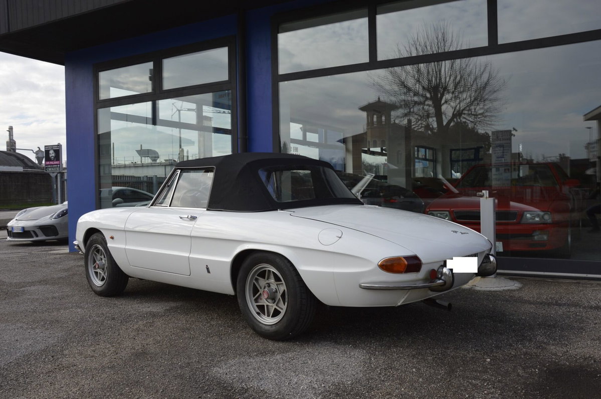 Alfa Romeo Spider 1.6 (2)