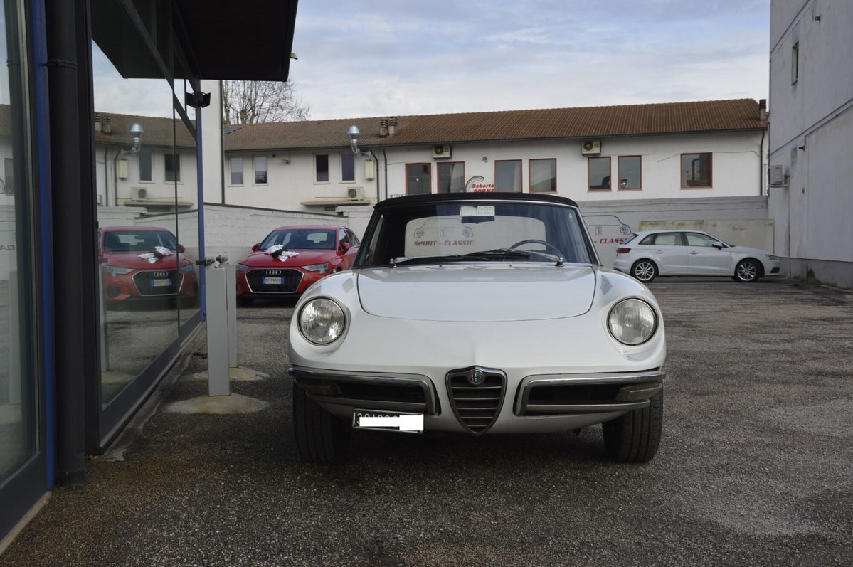 Alfa Romeo Spider 1.6 (3)