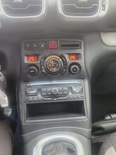 Citroen C3 Picasso 1.6 HDi 90 Exclusive Theatre (9)