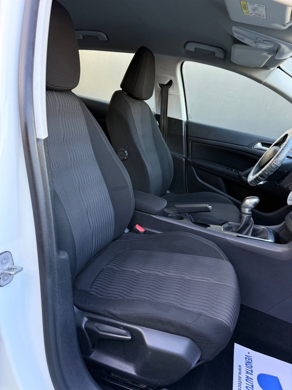 Peugeot 308 1.6 HDi 92 CV Active (14)