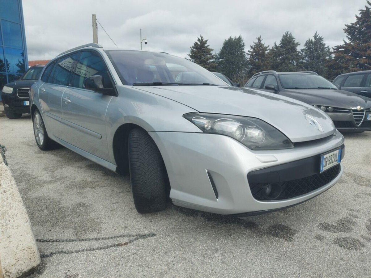 Renault Laguna SporTour 2.0 dCi 180CV SporTour GT (2)