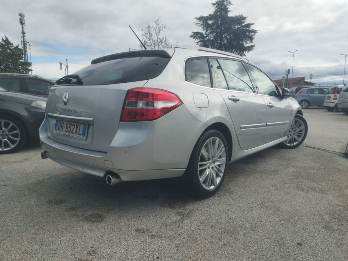 Renault Laguna SporTour 2.0 dCi 180CV SporTour GT (3)