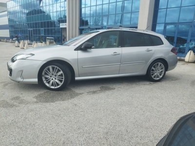 Renault Laguna SporTour 2.0 dCi 180CV SporTour GT (4)