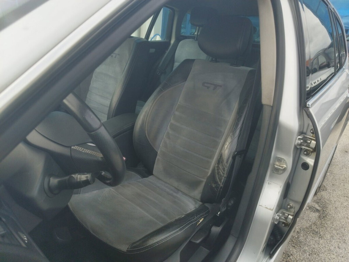 Renault Laguna SporTour 2.0 dCi 180CV SporTour GT (6)