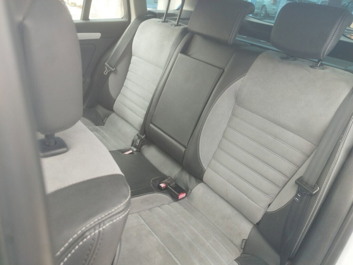 Renault Laguna SporTour 2.0 dCi 180CV SporTour GT (7)
