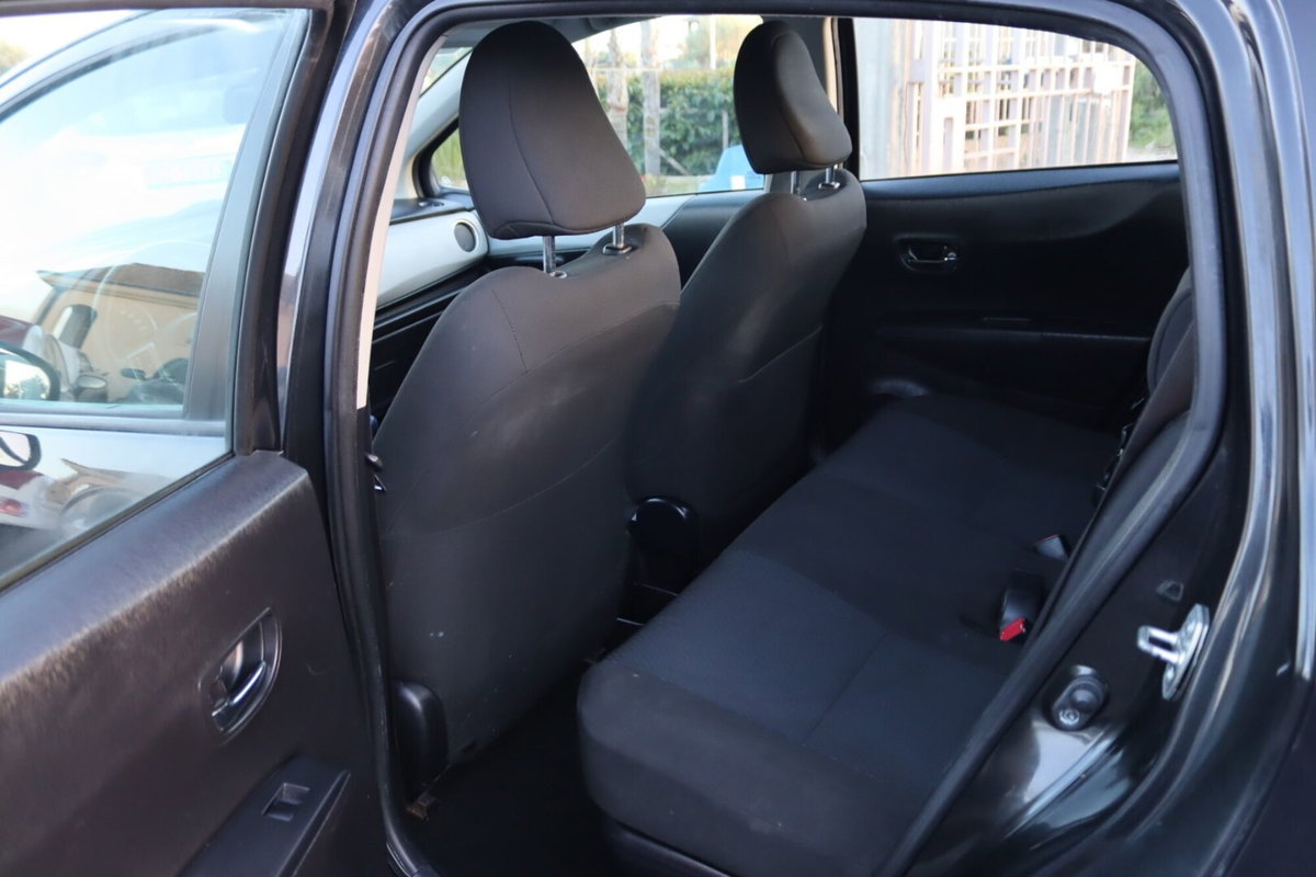 Toyota Yaris 1.5 Hybrid 5 porte Lounge (12)