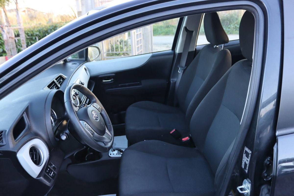 Toyota Yaris 1.5 Hybrid 5 porte Lounge (13)