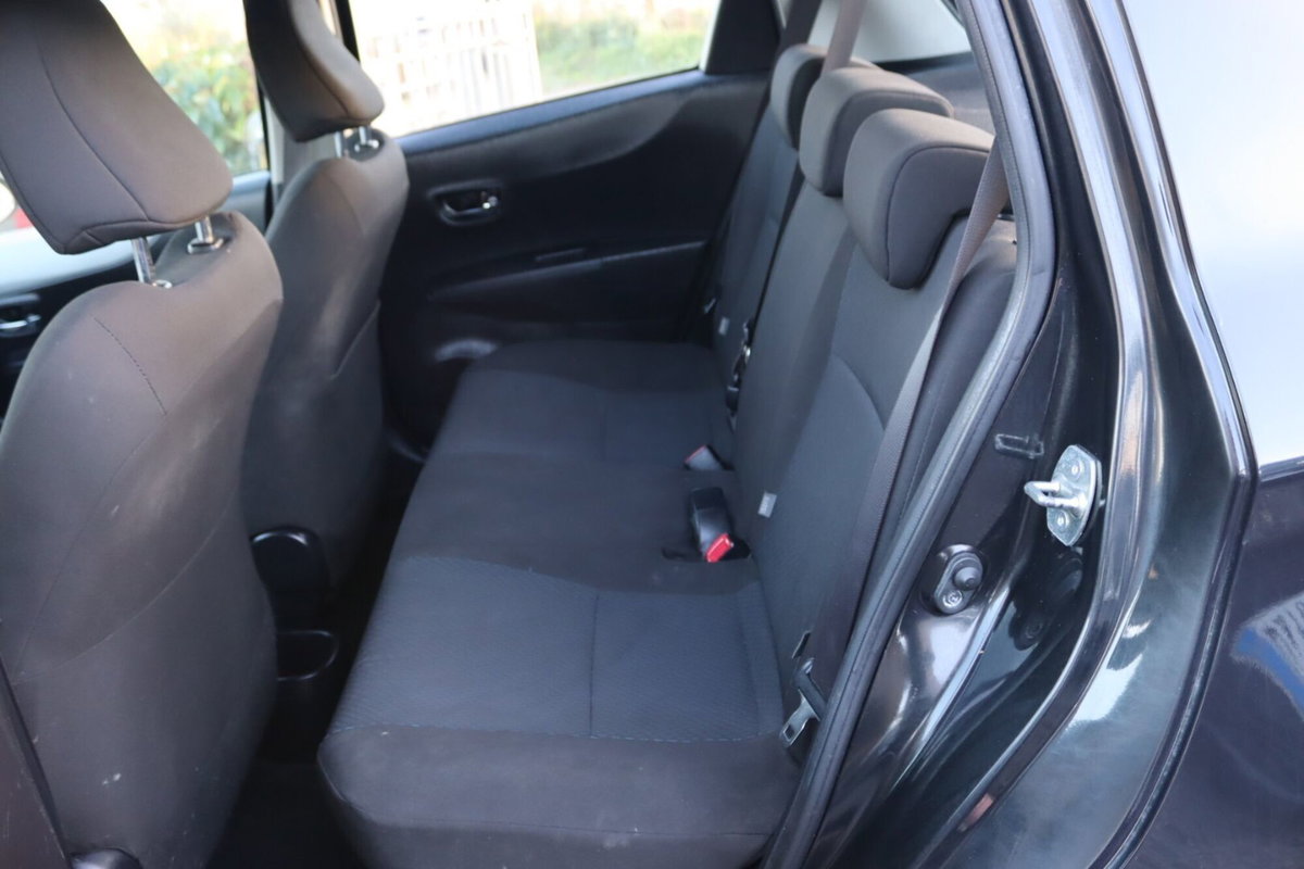 Toyota Yaris 1.5 Hybrid 5 porte Lounge (14)