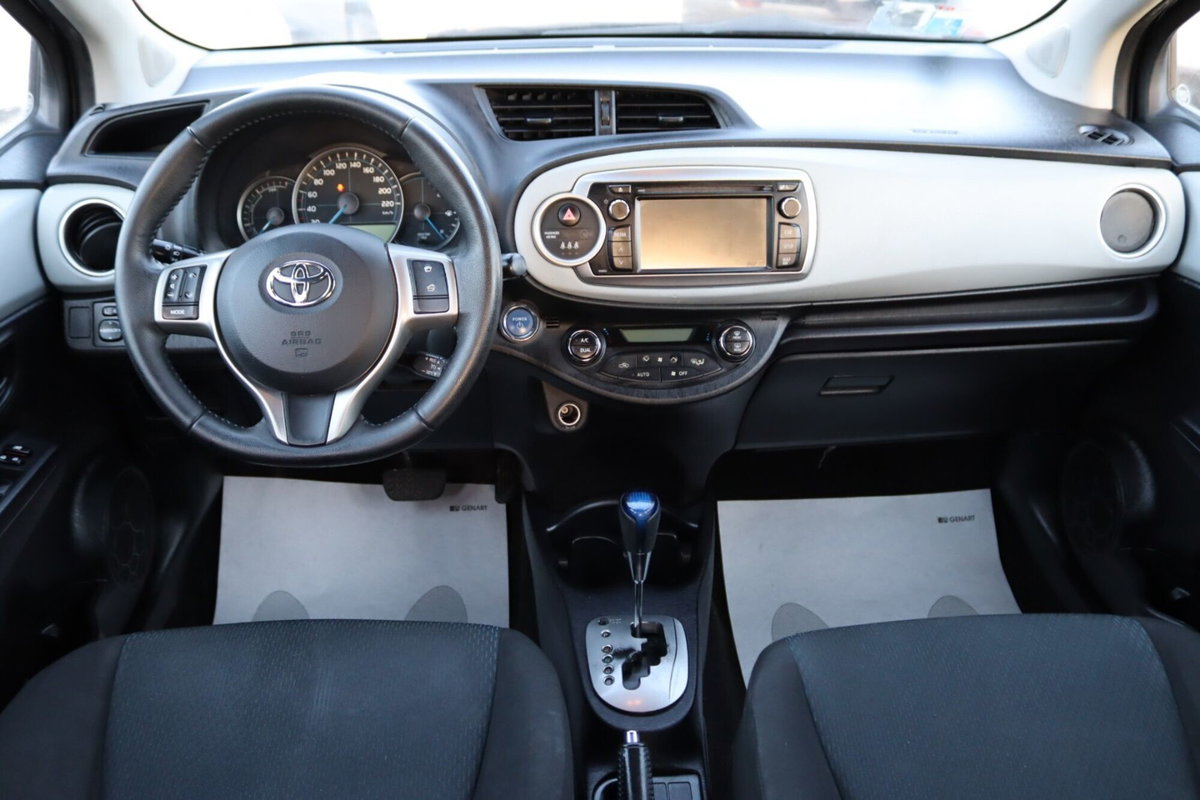 Toyota Yaris 1.5 Hybrid 5 porte Lounge (15)