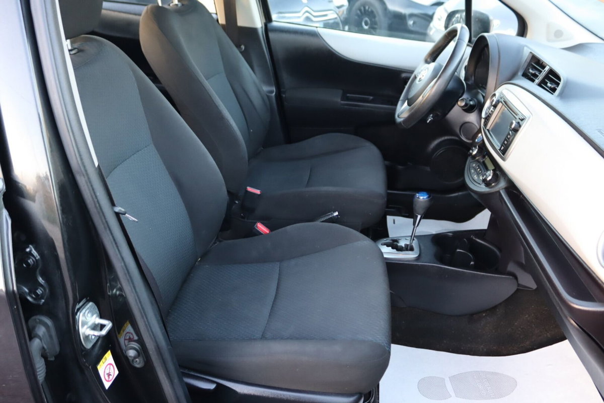 Toyota Yaris 1.5 Hybrid 5 porte Lounge (18)