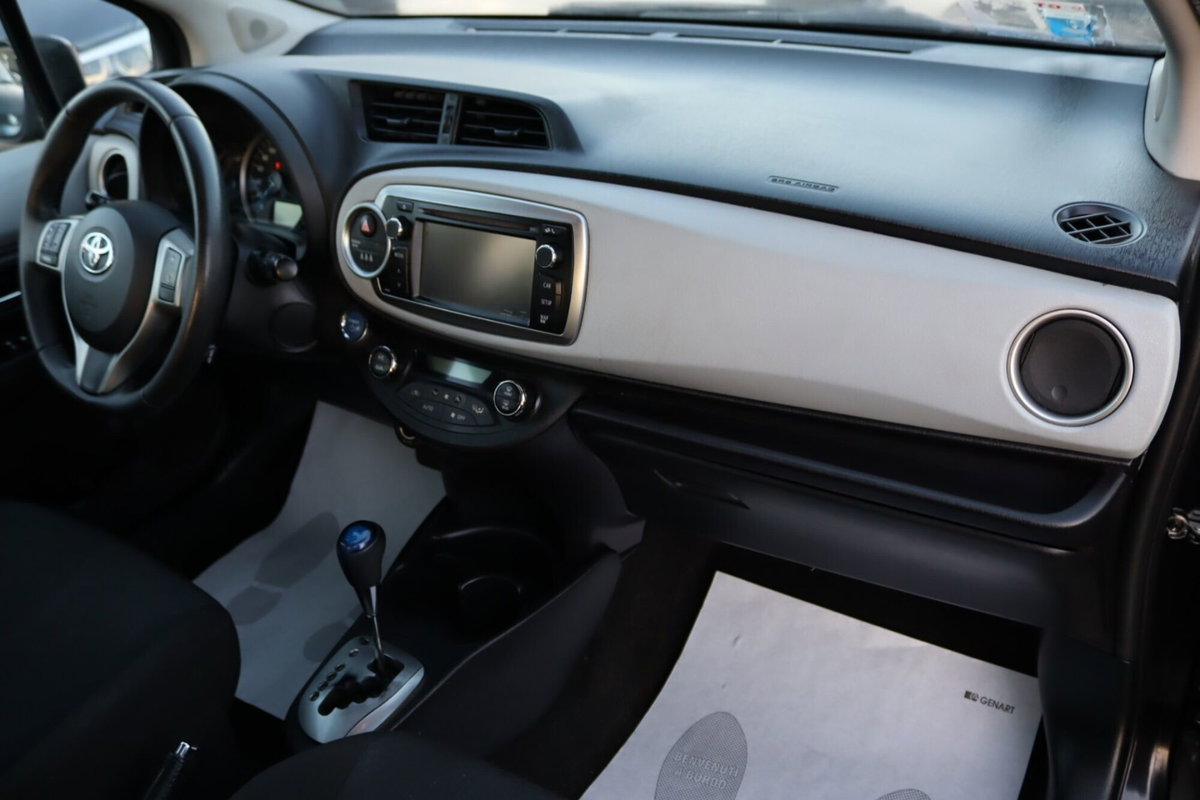 Toyota Yaris 1.5 Hybrid 5 porte Lounge (19)