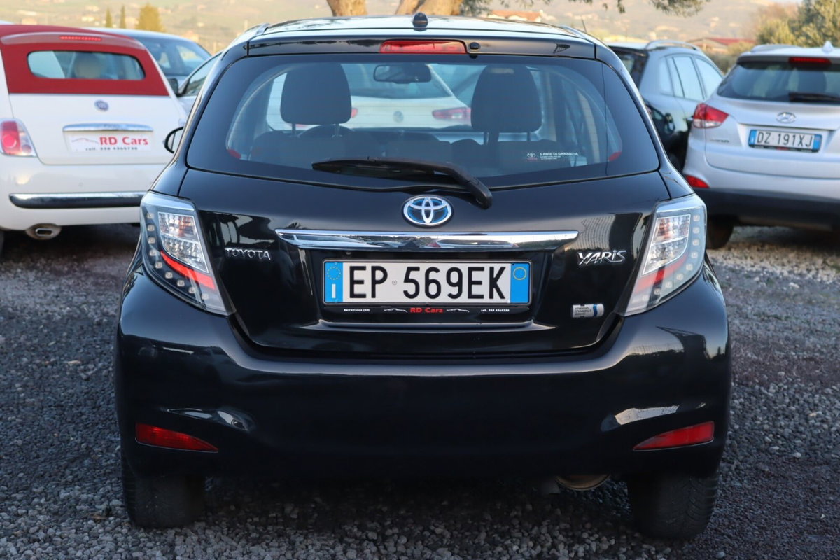 Toyota Yaris 1.5 Hybrid 5 porte Lounge (2)