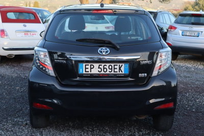 Toyota Yaris 1.5 Hybrid 5 porte Lounge (2)
