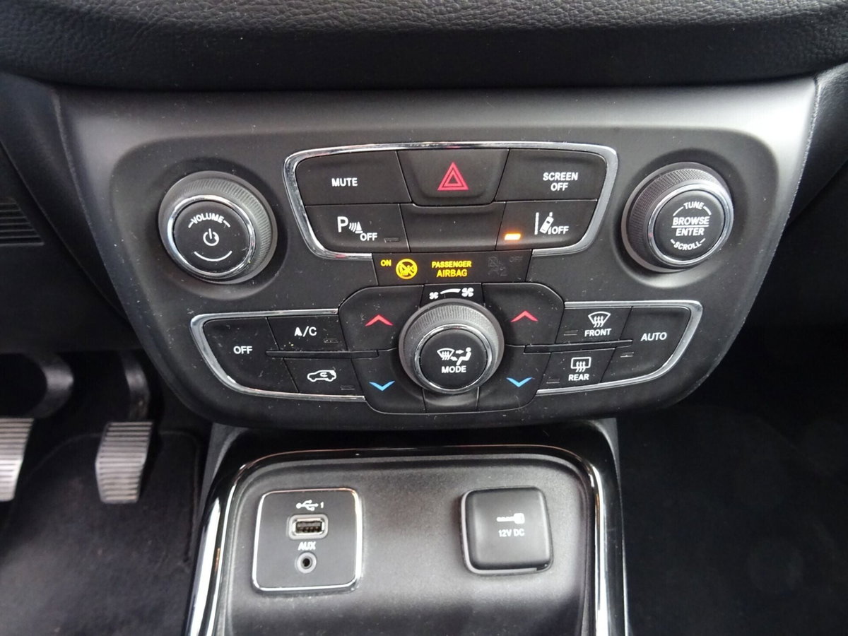 Jeep Compass 1.6 Multijet II 2WD Limited (11)