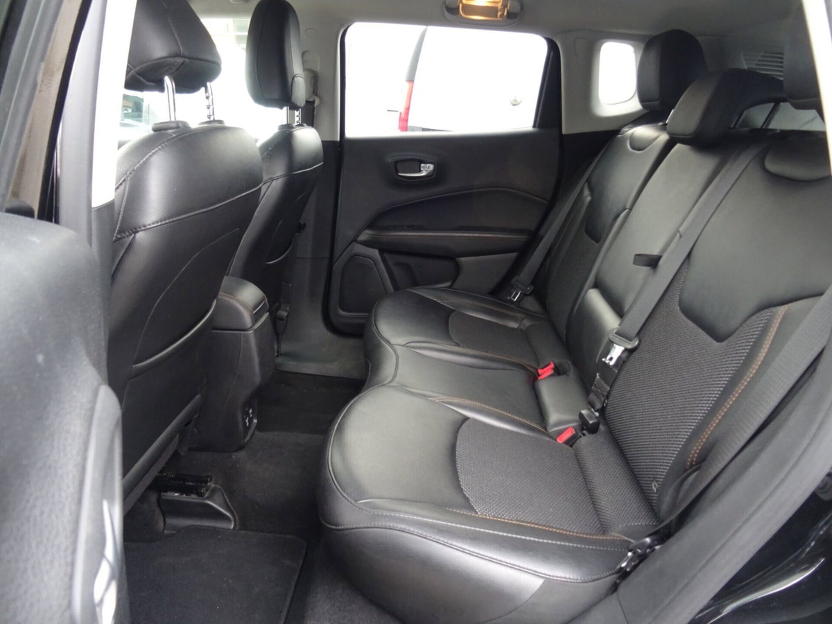 Jeep Compass 1.6 Multijet II 2WD Limited (19)