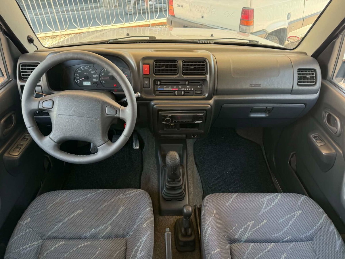 Suzuki Jimny 1.3i 16V cat 4WD JLX (11)