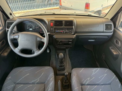 Suzuki Jimny 1.3i 16V cat 4WD JLX (11)