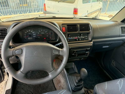 Suzuki Jimny 1.3i 16V cat 4WD JLX (12)
