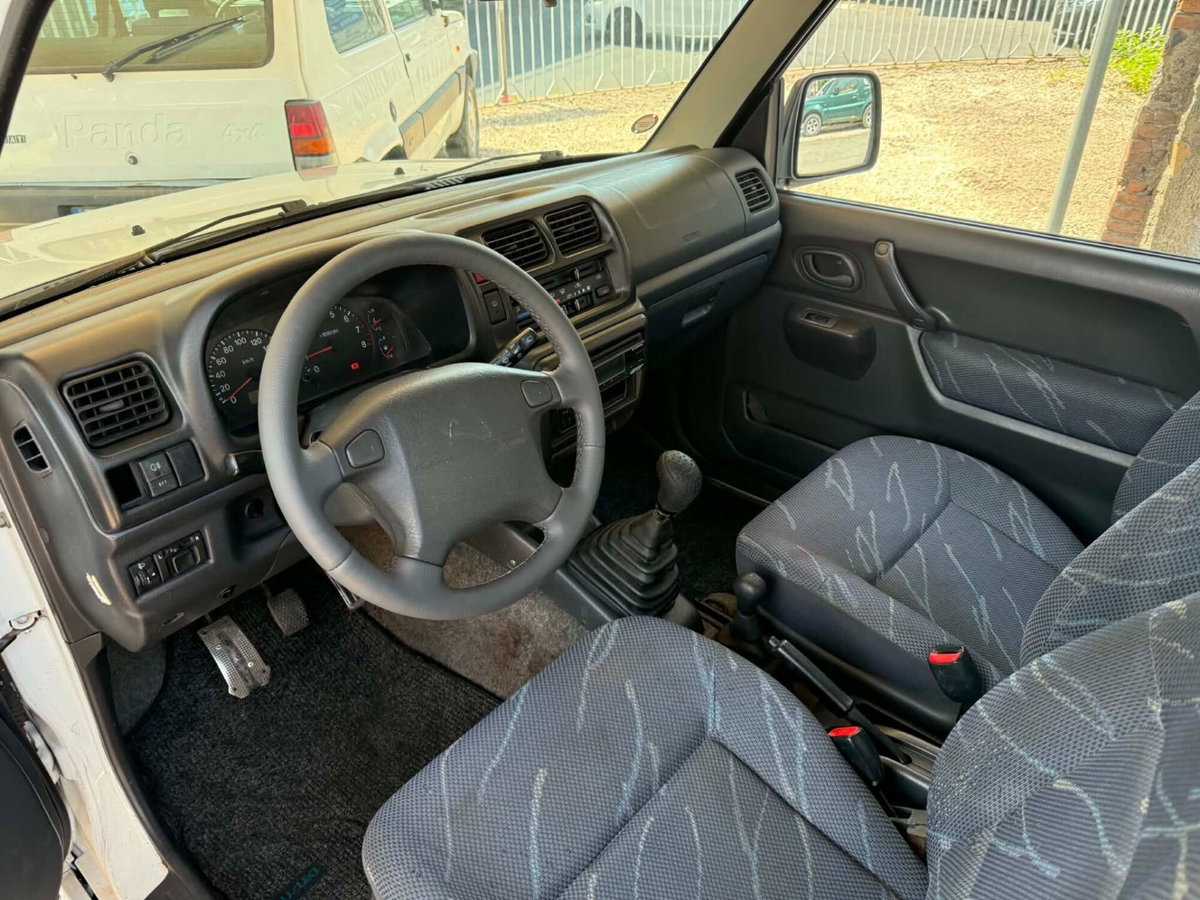Suzuki Jimny 1.3i 16V cat 4WD JLX (13)
