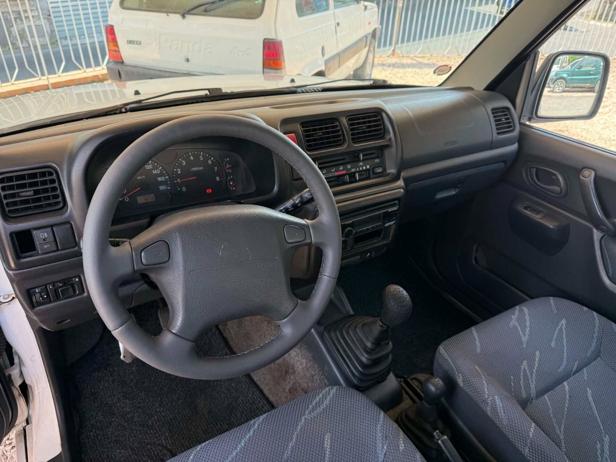 Suzuki Jimny 1.3i 16V cat 4WD JLX (14)