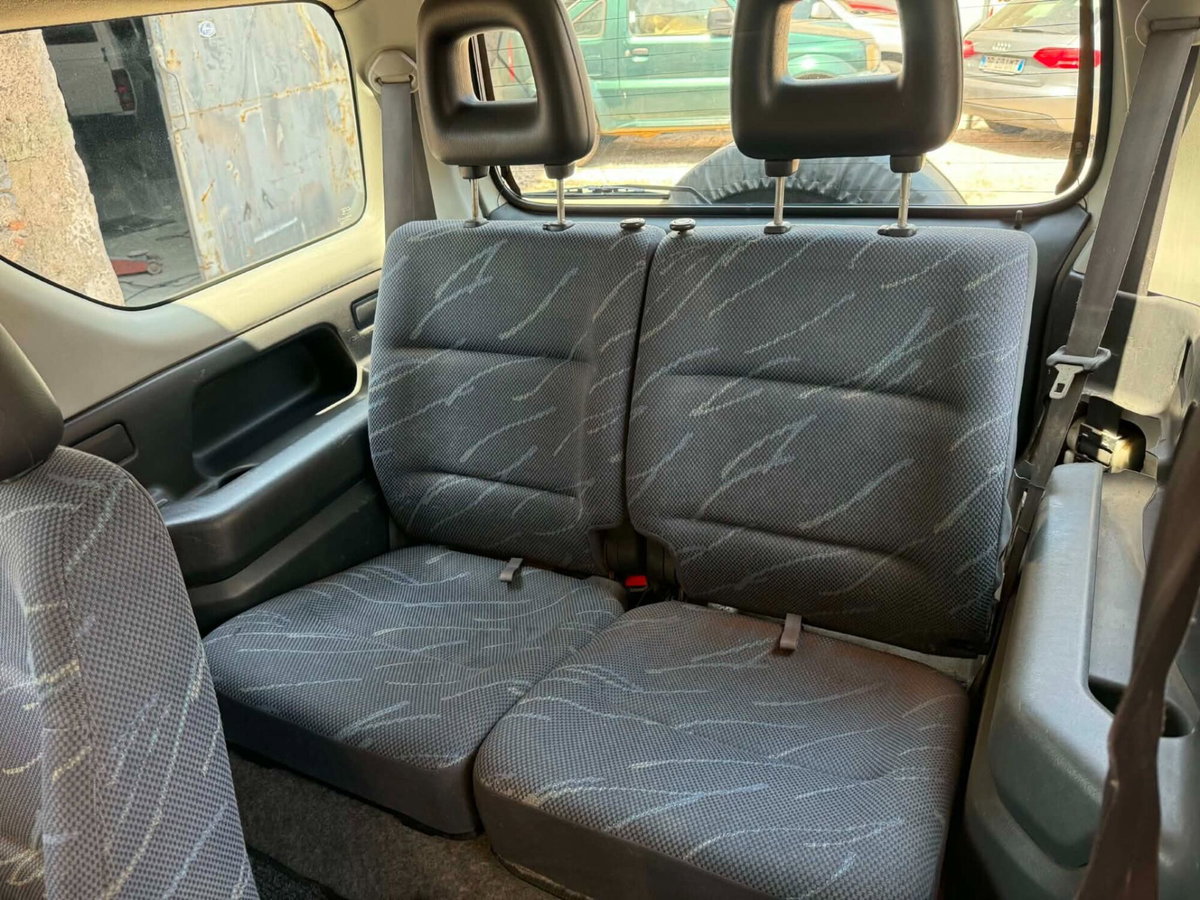 Suzuki Jimny 1.3i 16V cat 4WD JLX (18)
