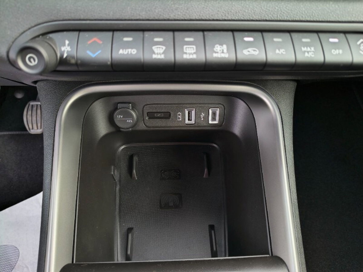 Jeep Avenger 1.2 turbo Summit fwd 100cv (15)