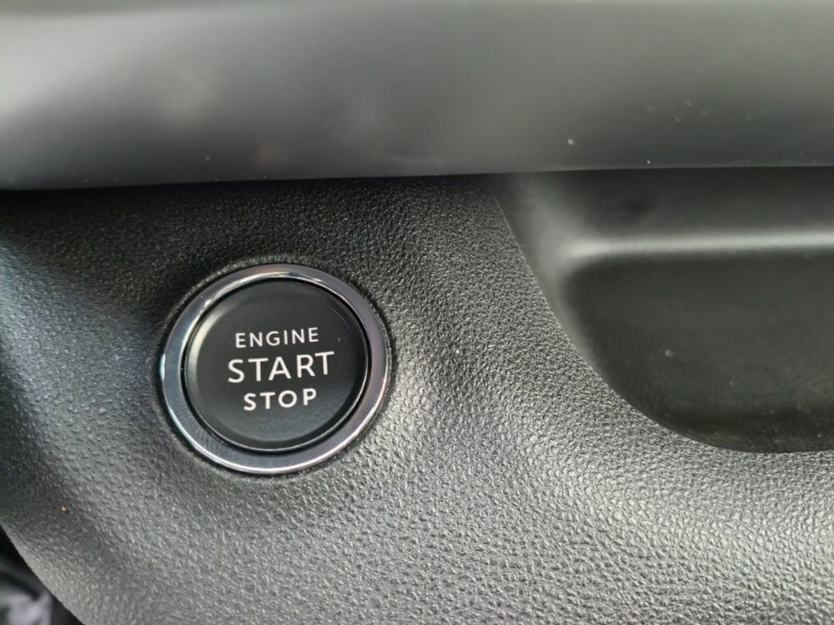 Jeep Avenger 1.2 turbo Summit fwd 100cv (19)