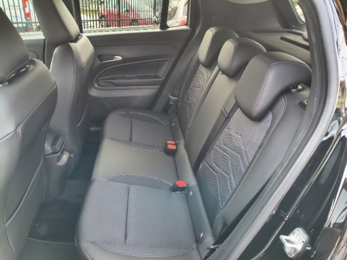 Jeep Avenger 1.2 turbo Summit fwd 100cv (9)