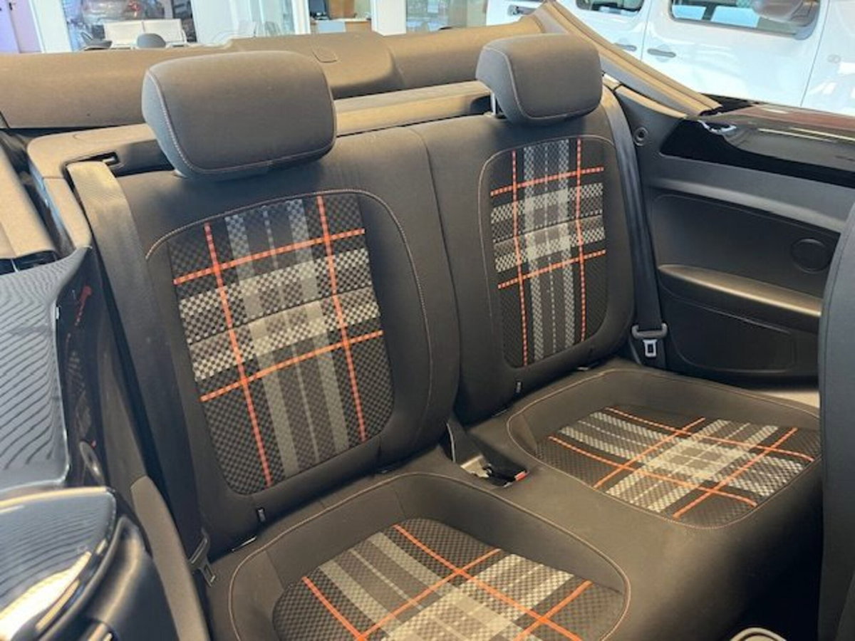Volkswagen Maggiolino Cabrio 1.2 TSI Design (13)