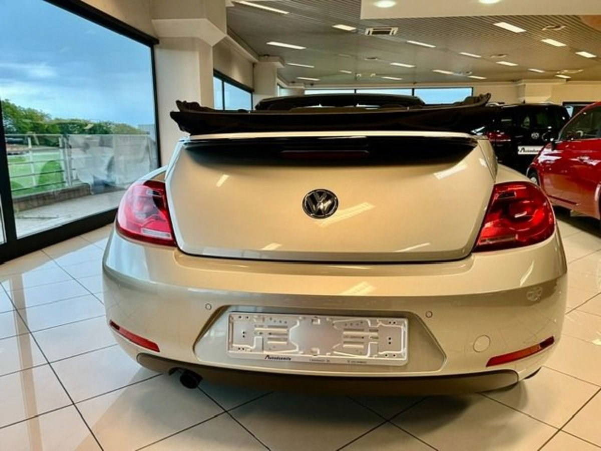 Volkswagen Maggiolino Cabrio 1.2 TSI Design (6)