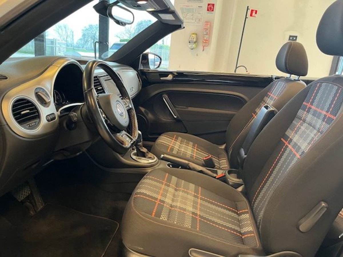 Volkswagen Maggiolino Cabrio 1.2 TSI Design (9)