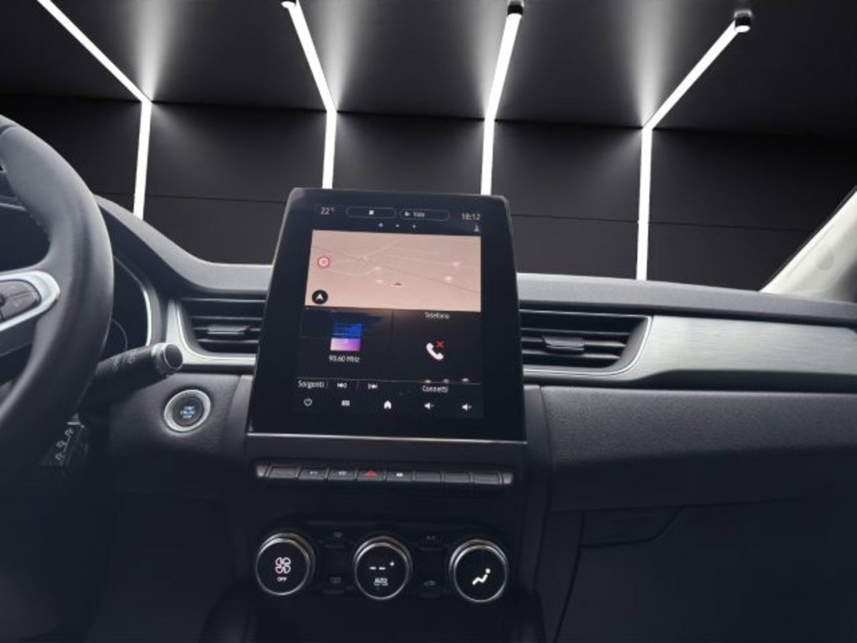 Renault Captur Plug-in Hybrid E-Tech 160 CV Intens (16)