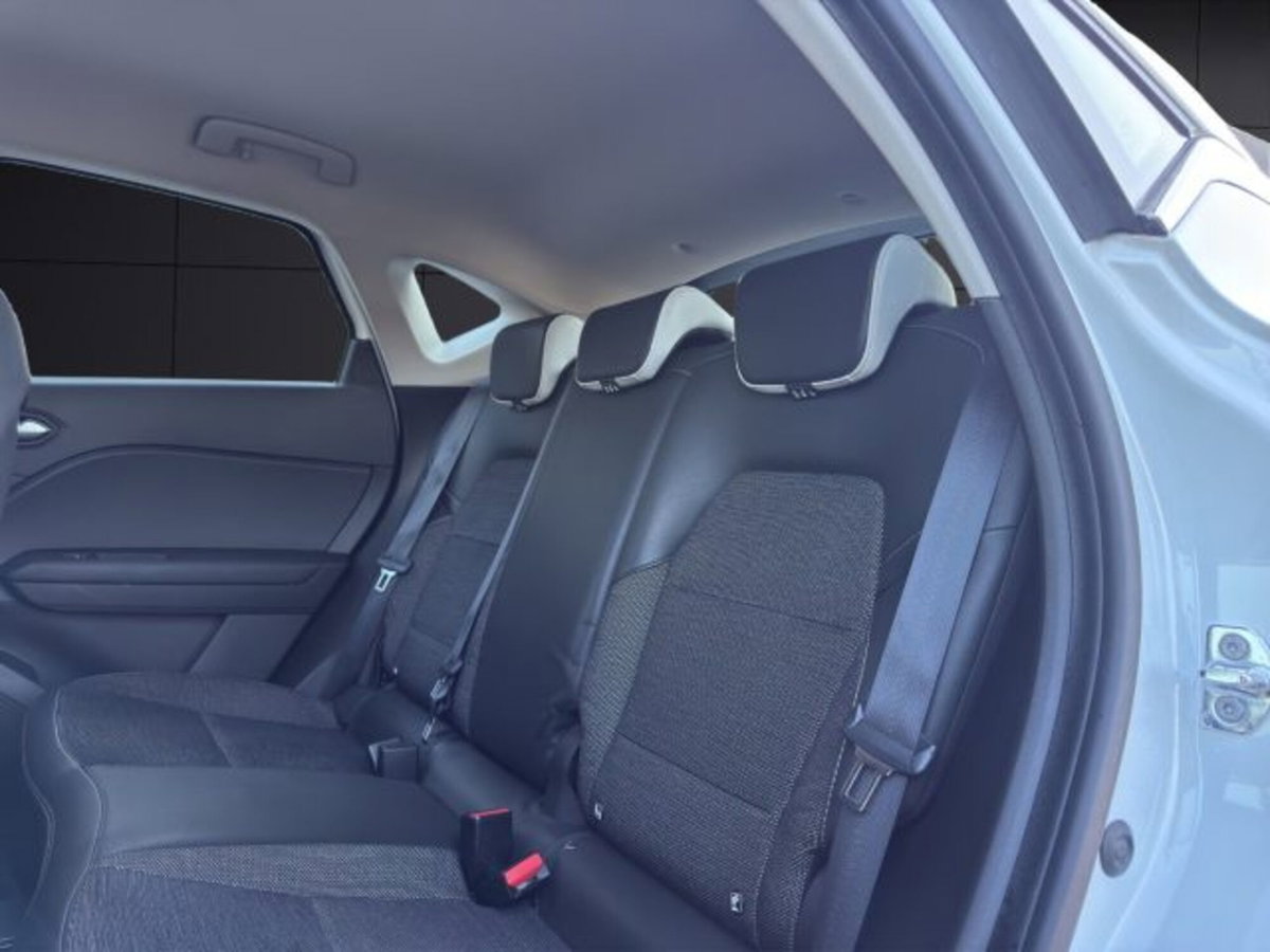 Renault Captur Plug-in Hybrid E-Tech 160 CV Intens (13)