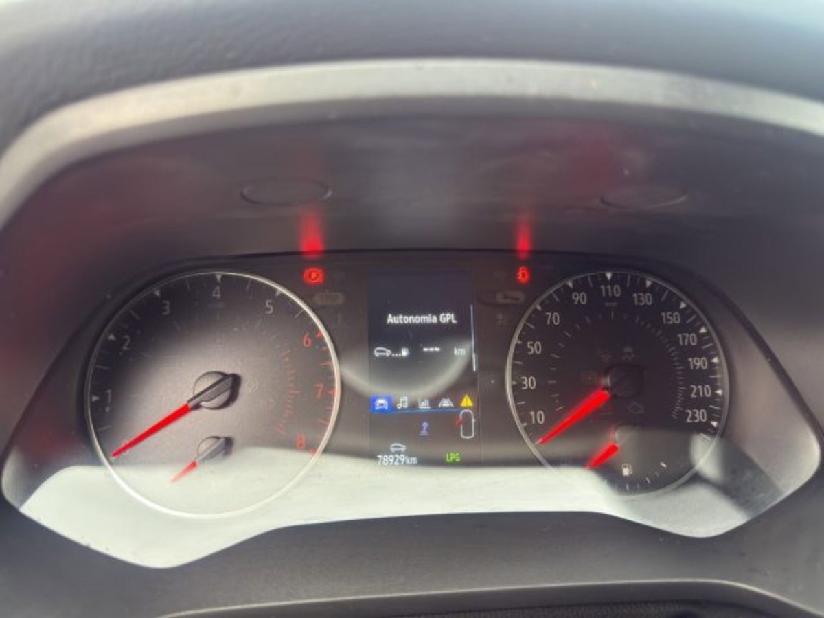Renault Captur TCe 100 CV GPL Equilibre (11)
